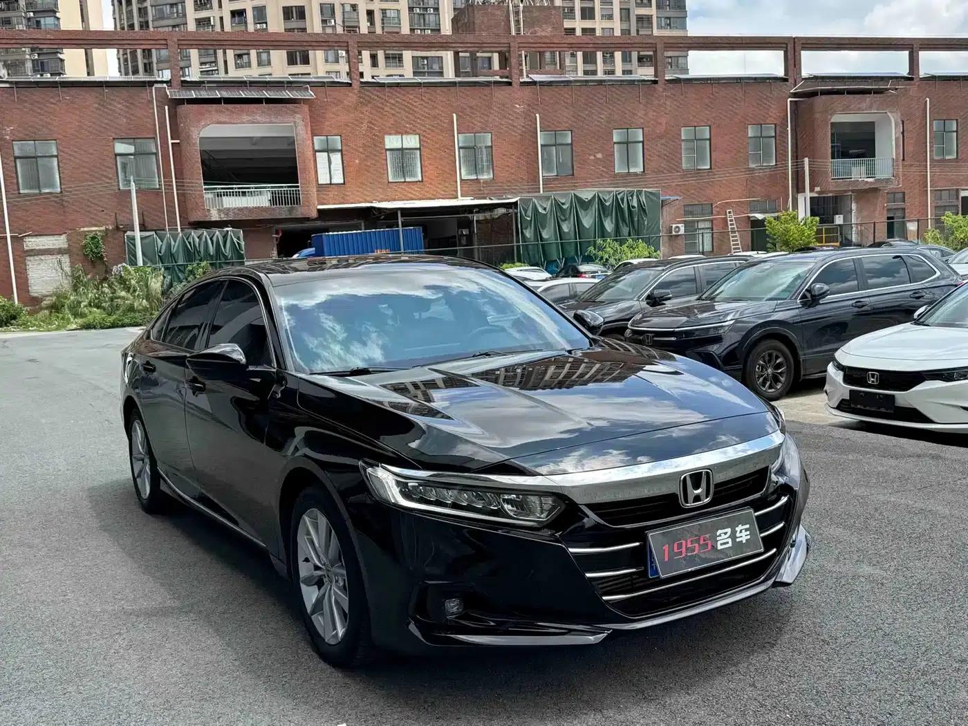 2022 Honda Accord 260TURBO Luxury Edition — миниатюра 3