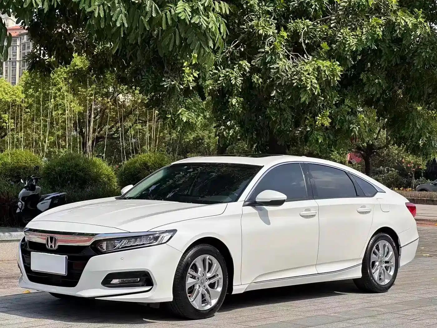 2018 Honda Accord 260TURBO Luxury Edition (China VI Emission Standard) — миниатюра 1