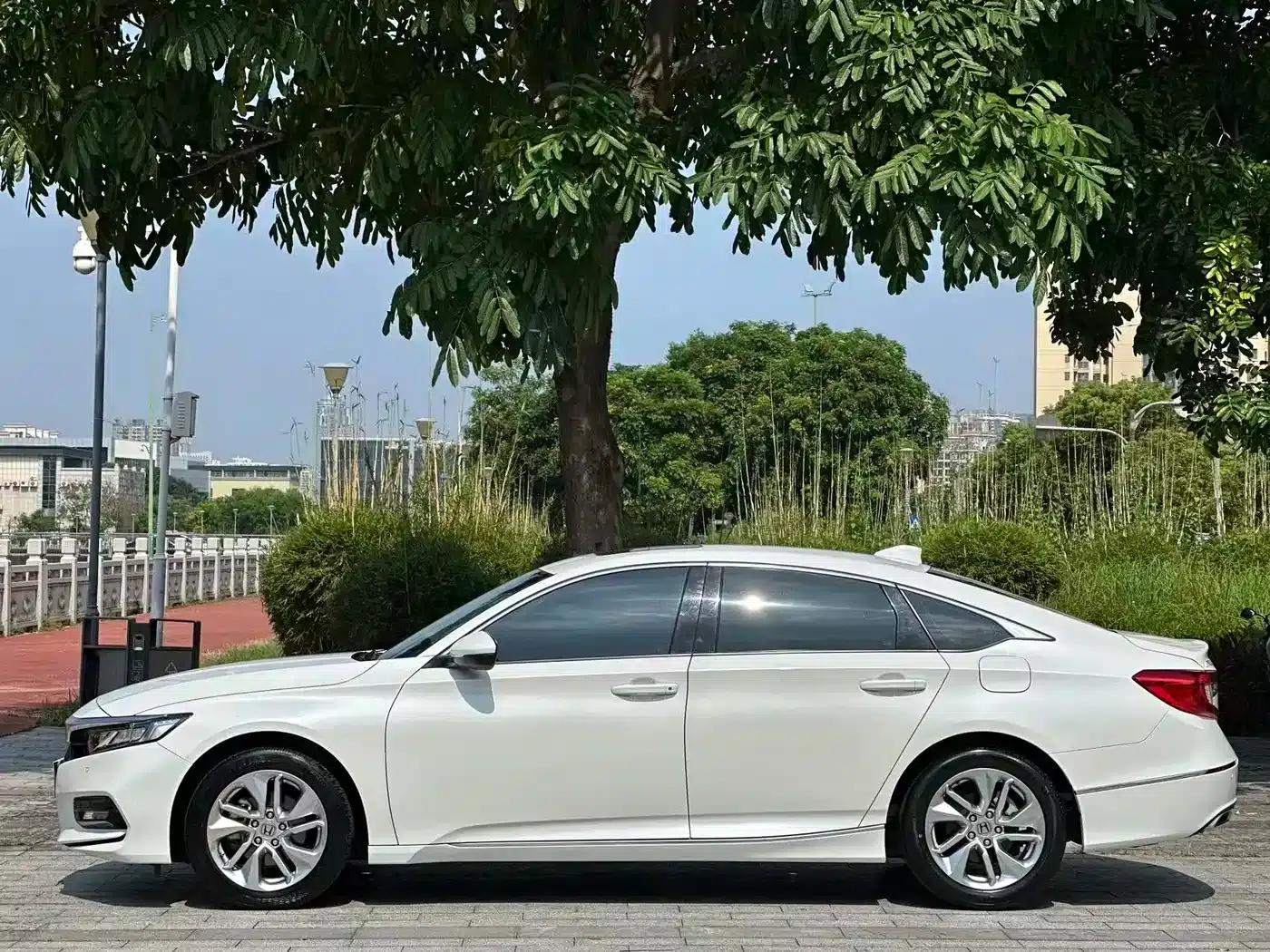 2018 Honda Accord 260TURBO Luxury Edition (China VI Emission Standard) — миниатюра 14