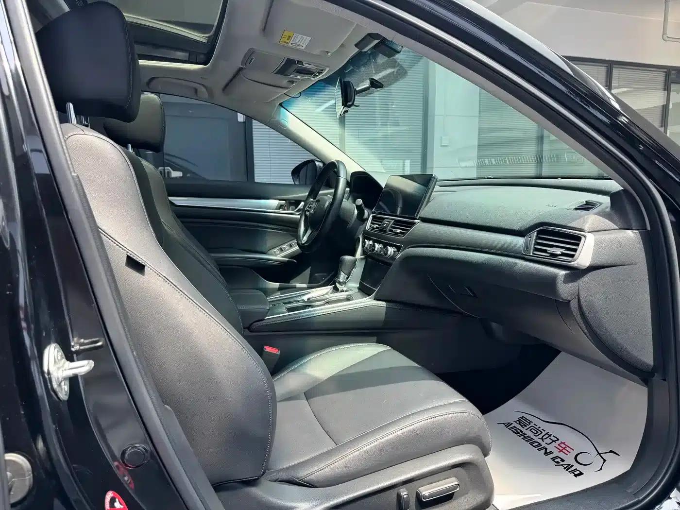 2022 Honda Accord 260TURBO Luxury Edition — миниатюра 14
