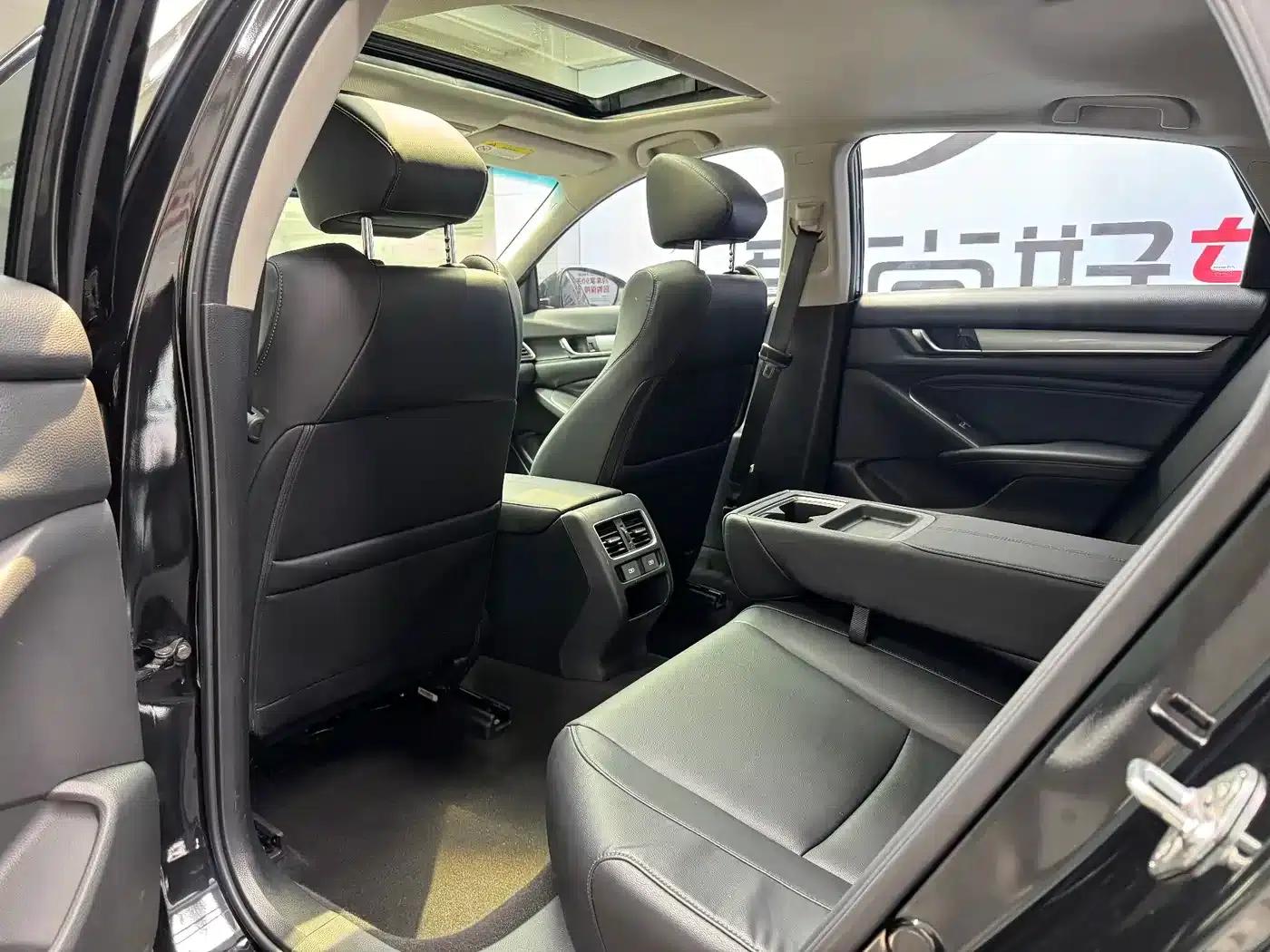 2022 Honda Accord 260TURBO Luxury Edition — миниатюра 15