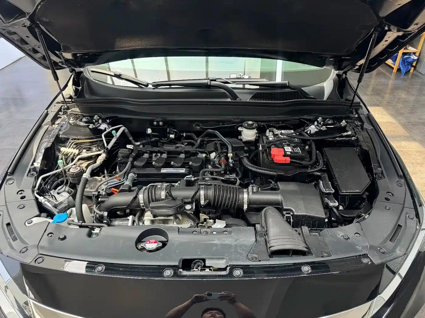 2022 Honda Accord 260TURBO Luxury Edition — миниатюра 16