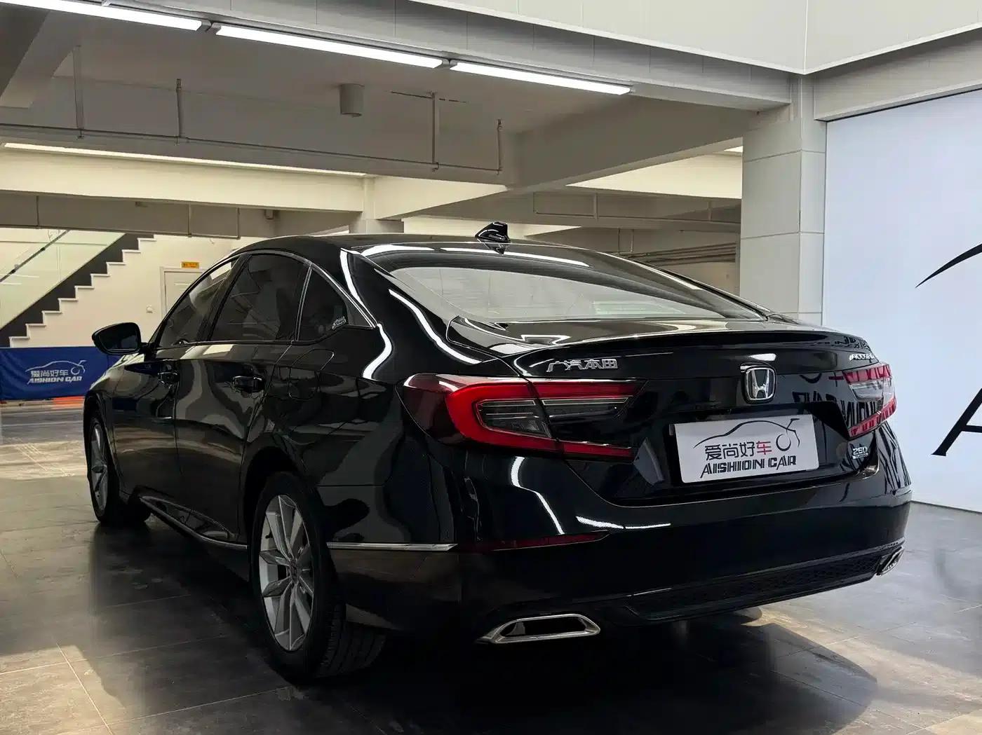 2022 Honda Accord 260TURBO Luxury Edition — миниатюра 5