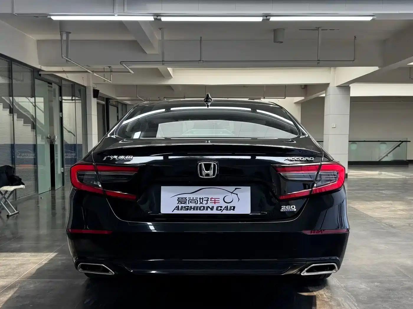 2022 Honda Accord 260TURBO Luxury Edition — миниатюра 6