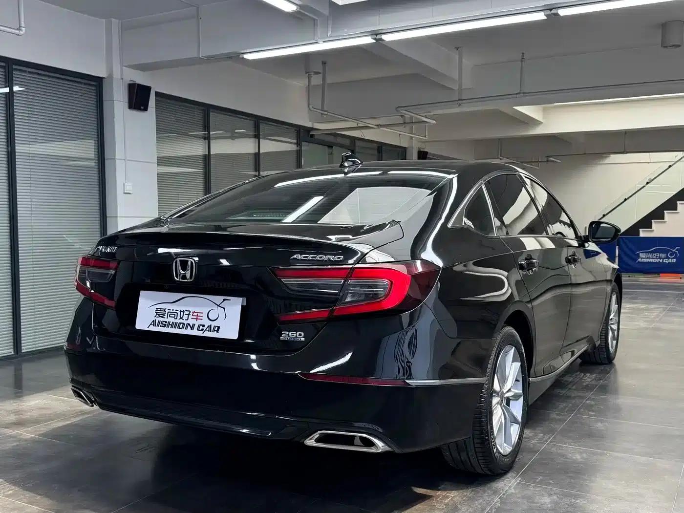 2022 Honda Accord 260TURBO Luxury Edition — миниатюра 7