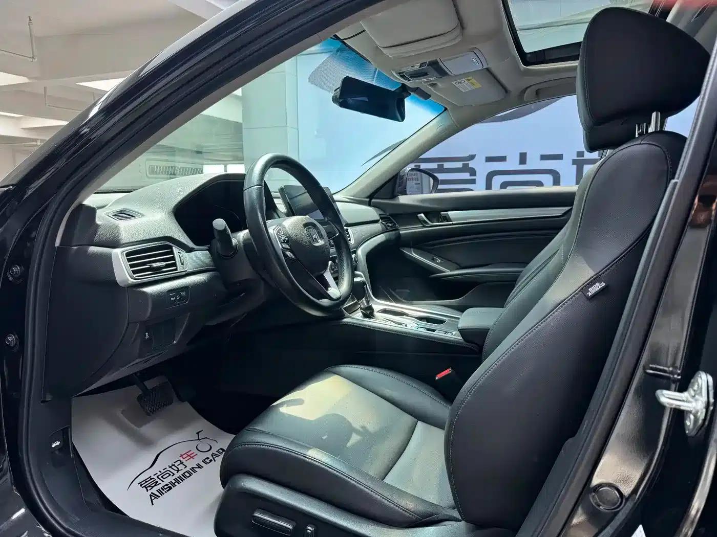 2022 Honda Accord 260TURBO Luxury Edition — миниатюра 8