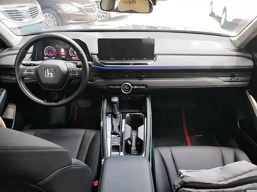 2024 Honda Accord 260TURBO Luxury Edition — миниатюра 10