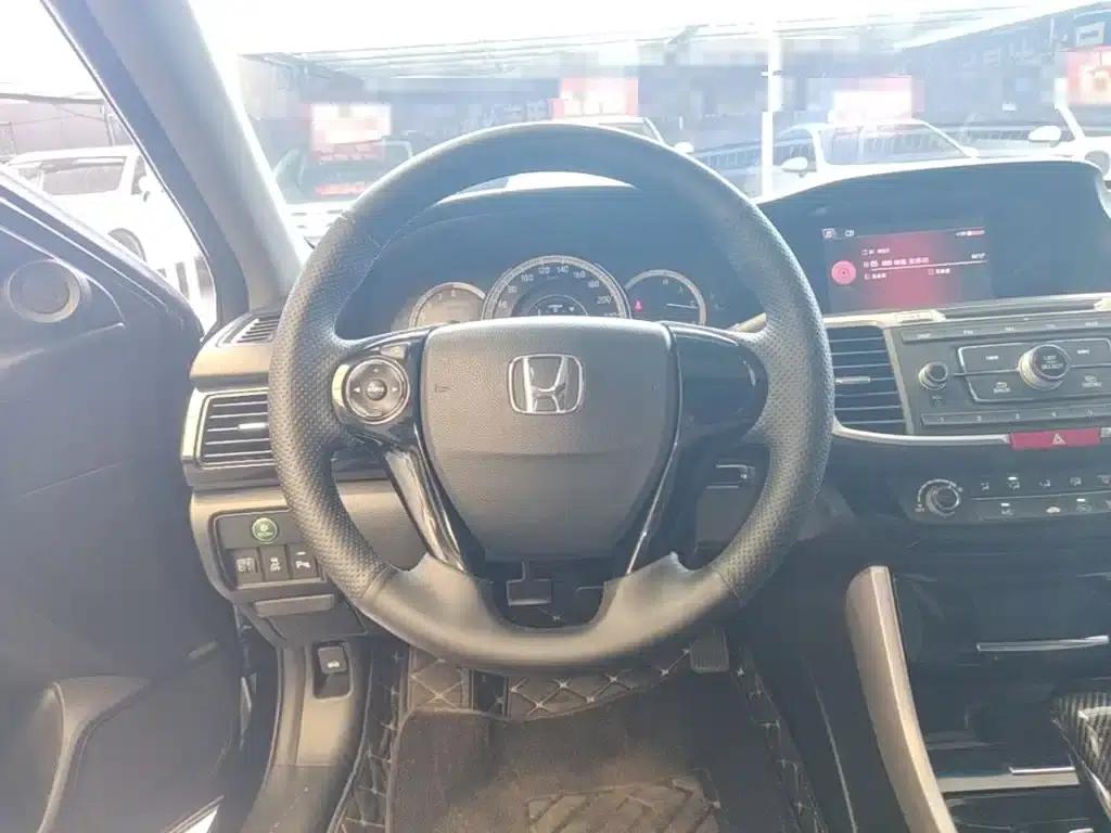 2016 Honda Accord 2.0L Comfort Edition — миниатюра 11