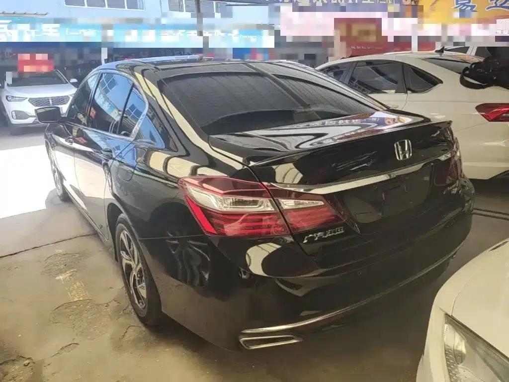 2016 Honda Accord 2.0L Comfort Edition — миниатюра 5
