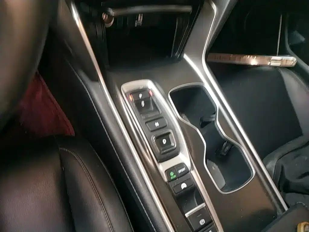 2018 Honda Accord Hybrid 2.0L Sport Edition (China VI Emission Standard) — миниатюра 14