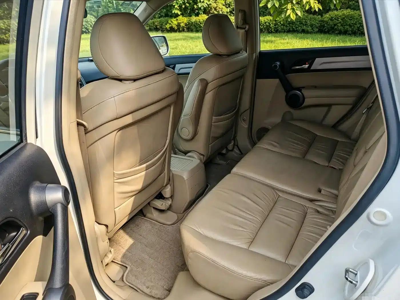 Honda CR-V 2010 2.4L Automatic 4WD Premium Navigation Edition — миниатюра 7