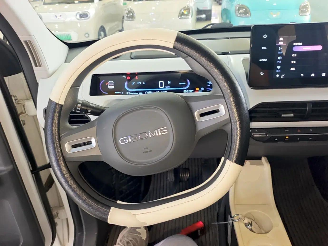 Geely Galaxy Panda 2023 Panda Mini 200km Endurance Bear — миниатюра 13