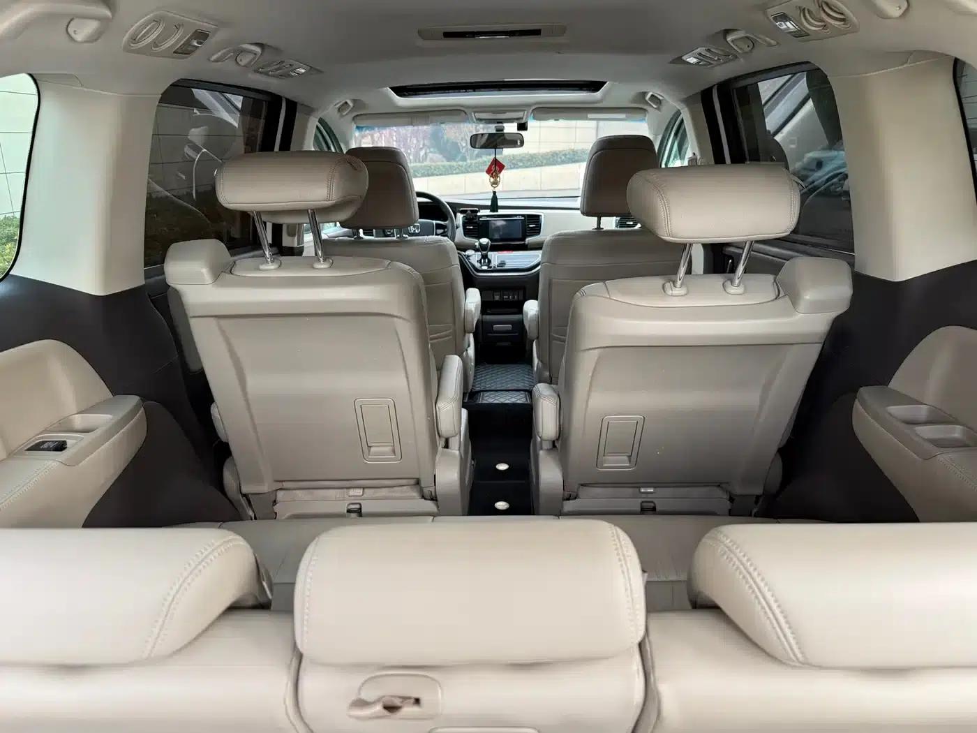 2015 Odyssey Facelift 2.4L Luxury Edition — миниатюра 13