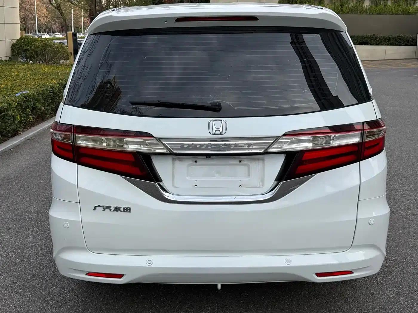 2015 Odyssey Facelift 2.4L Luxury Edition — миниатюра 5