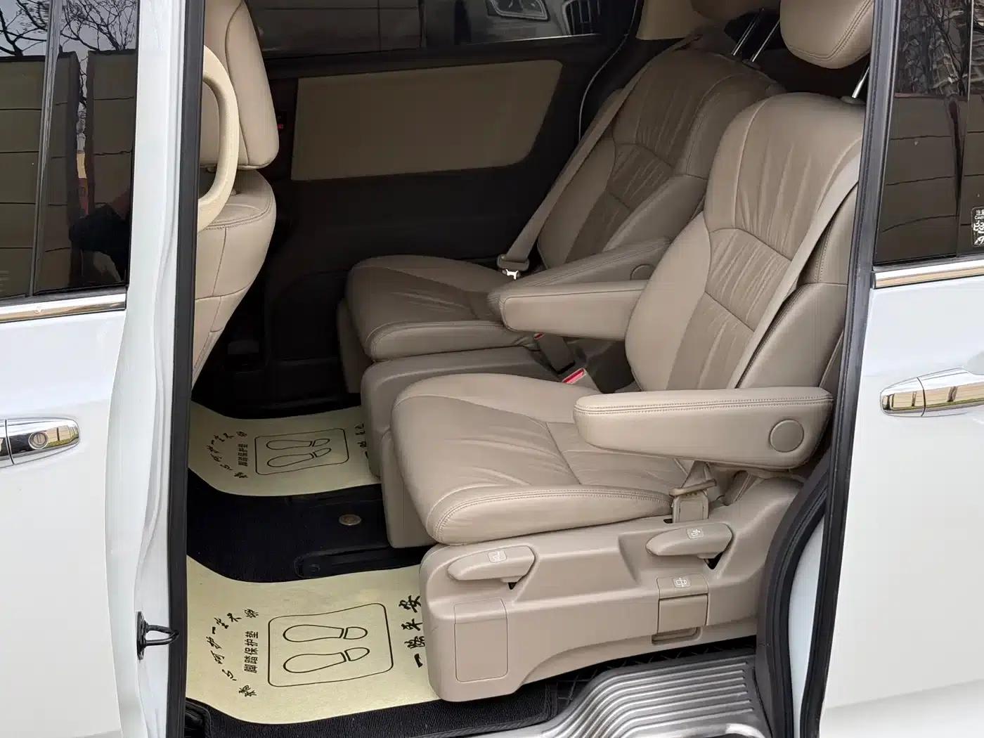 2015 Odyssey Facelift 2.4L Luxury Edition — миниатюра 9