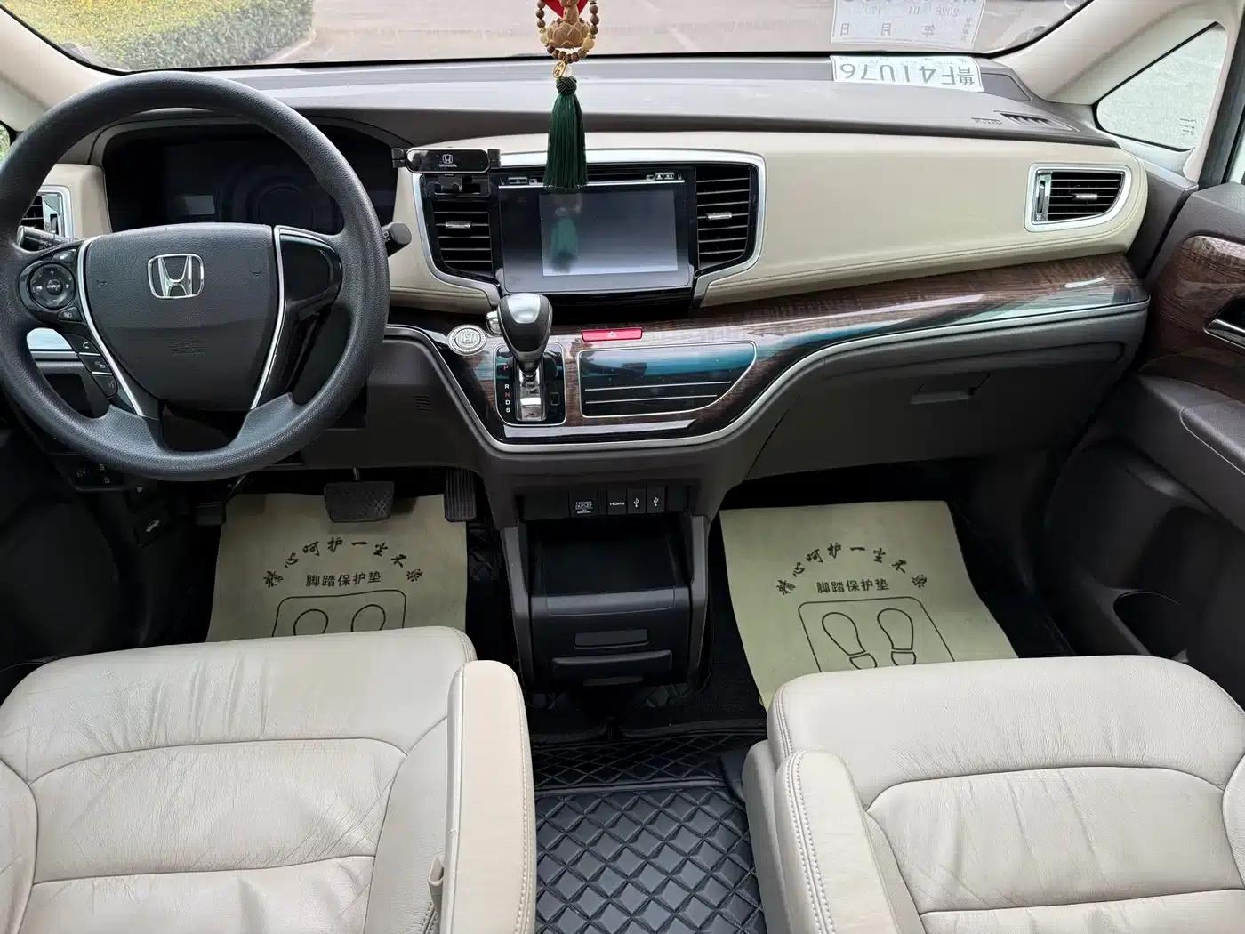 2015 Odyssey Facelift 2.4L Luxury Edition — миниатюра 10