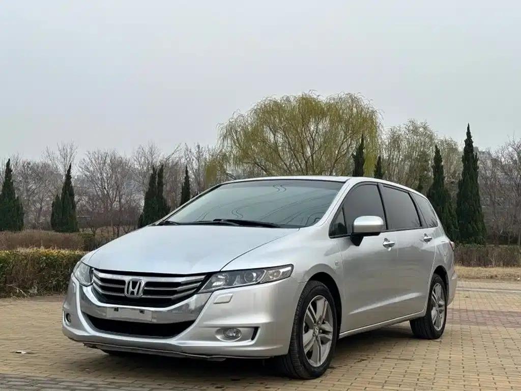 2011 Honda Odyssey 2.4L Luxury Edition — миниатюра 1