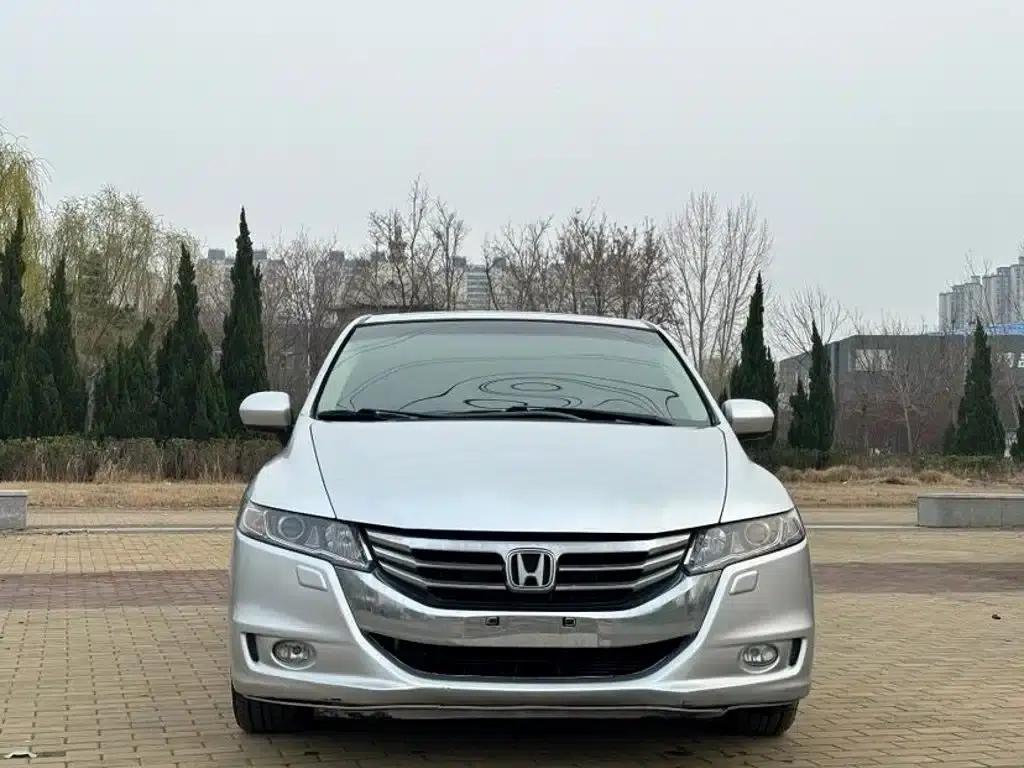 2011 Honda Odyssey 2.4L Luxury Edition — миниатюра 2