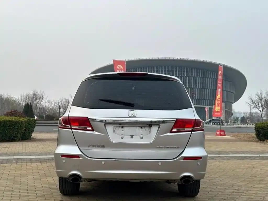 2011 Honda Odyssey 2.4L Luxury Edition — миниатюра 5
