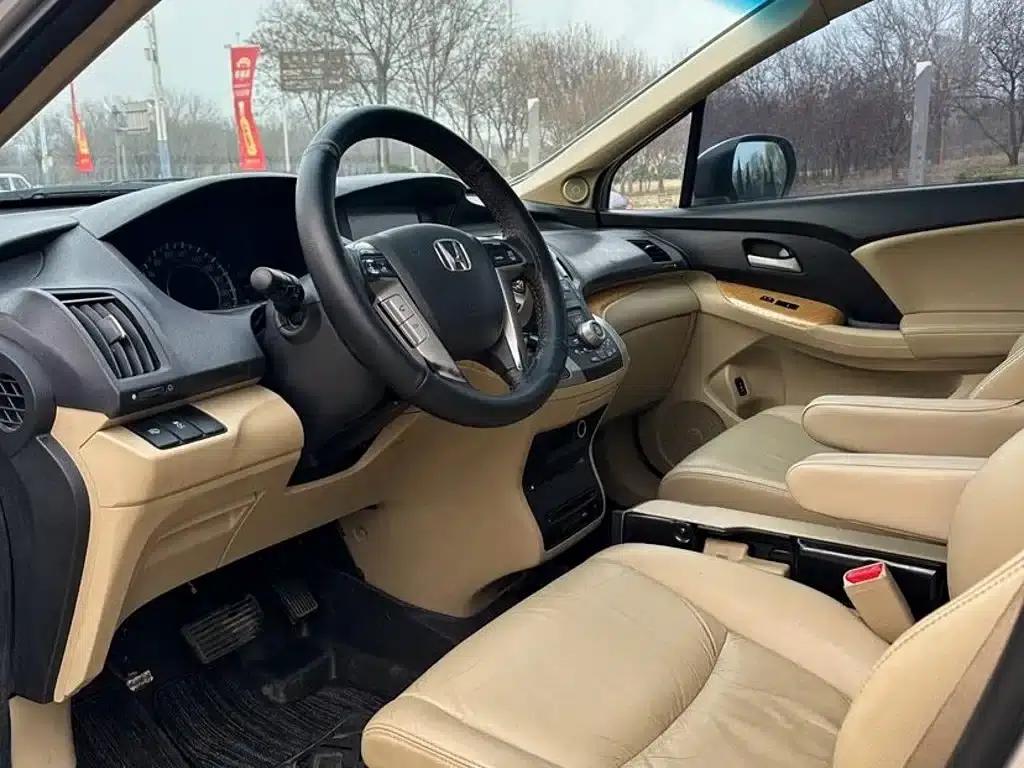 2011 Honda Odyssey 2.4L Luxury Edition — миниатюра 8