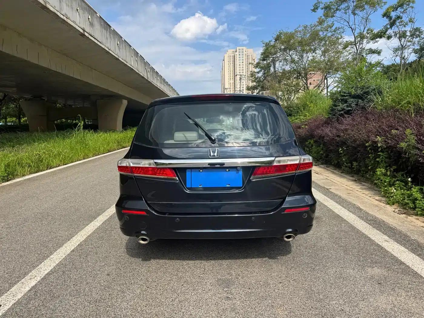 2014 Odyssey 2.4L Elite Edition — миниатюра 8