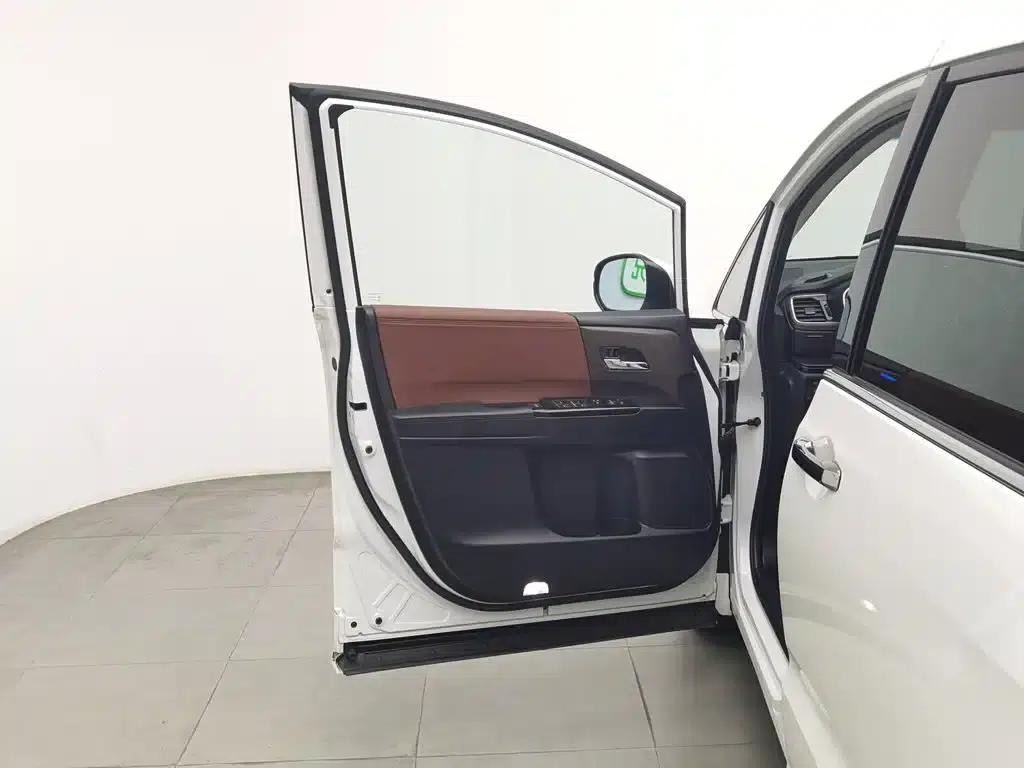 2022 Odyssey 2.0L e:HEV Elite Supreme Edition — миниатюра 8