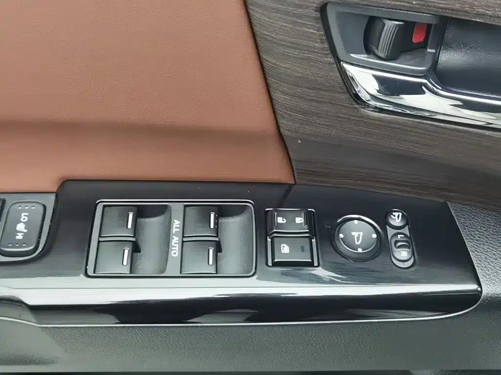 2022 Odyssey 2.0L e:HEV Elite Supreme Edition — миниатюра 9