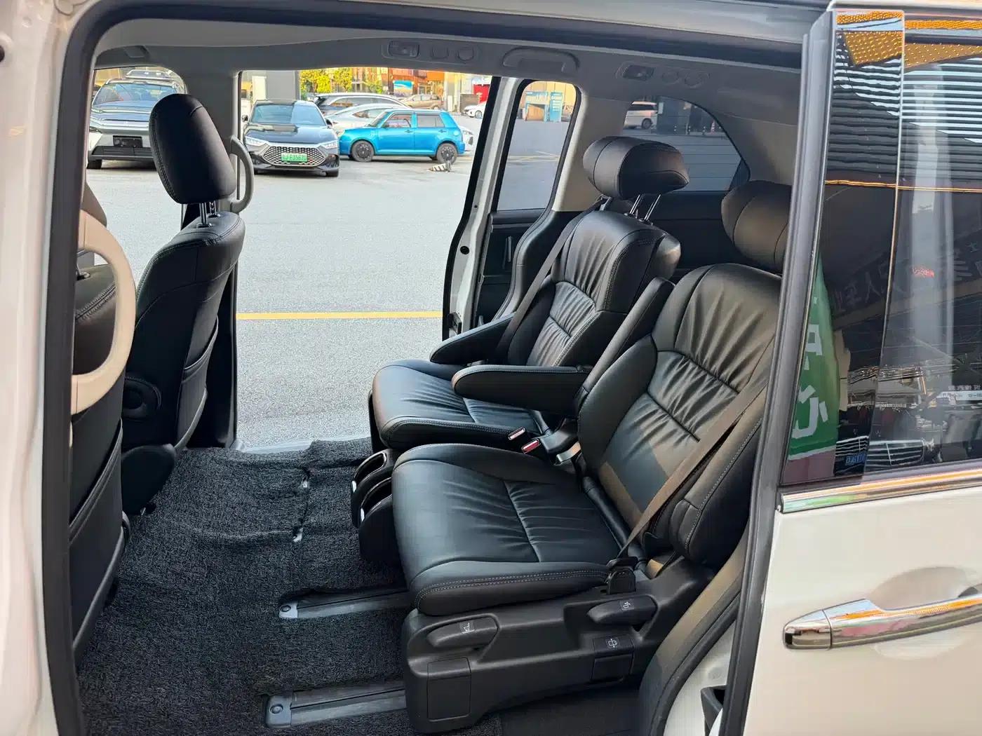 Odyssey 2024 2.0L e:HEV Elite Enjoy Edition — миниатюра 26