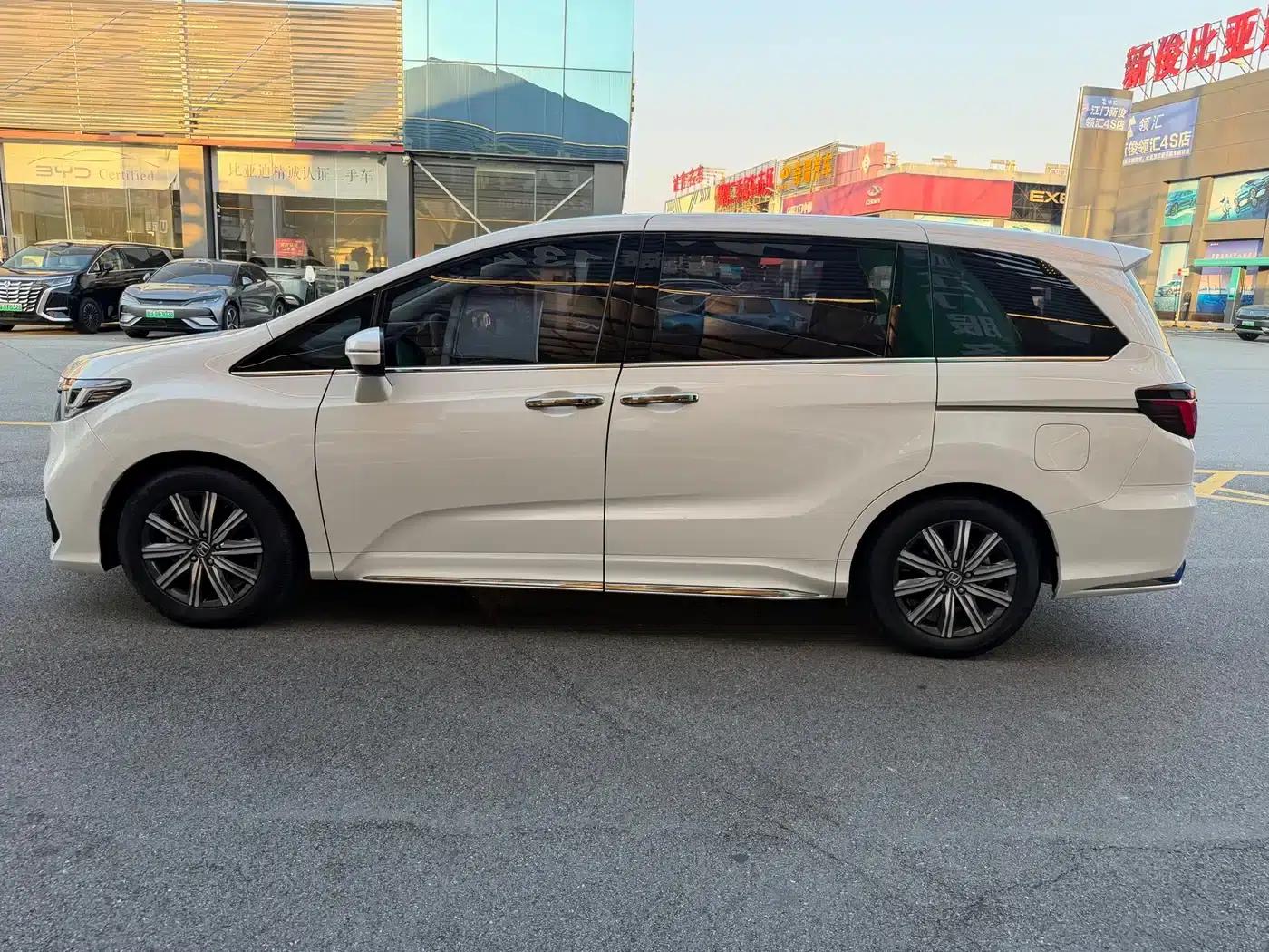 Odyssey 2024 2.0L e:HEV Elite Enjoy Edition — миниатюра 8