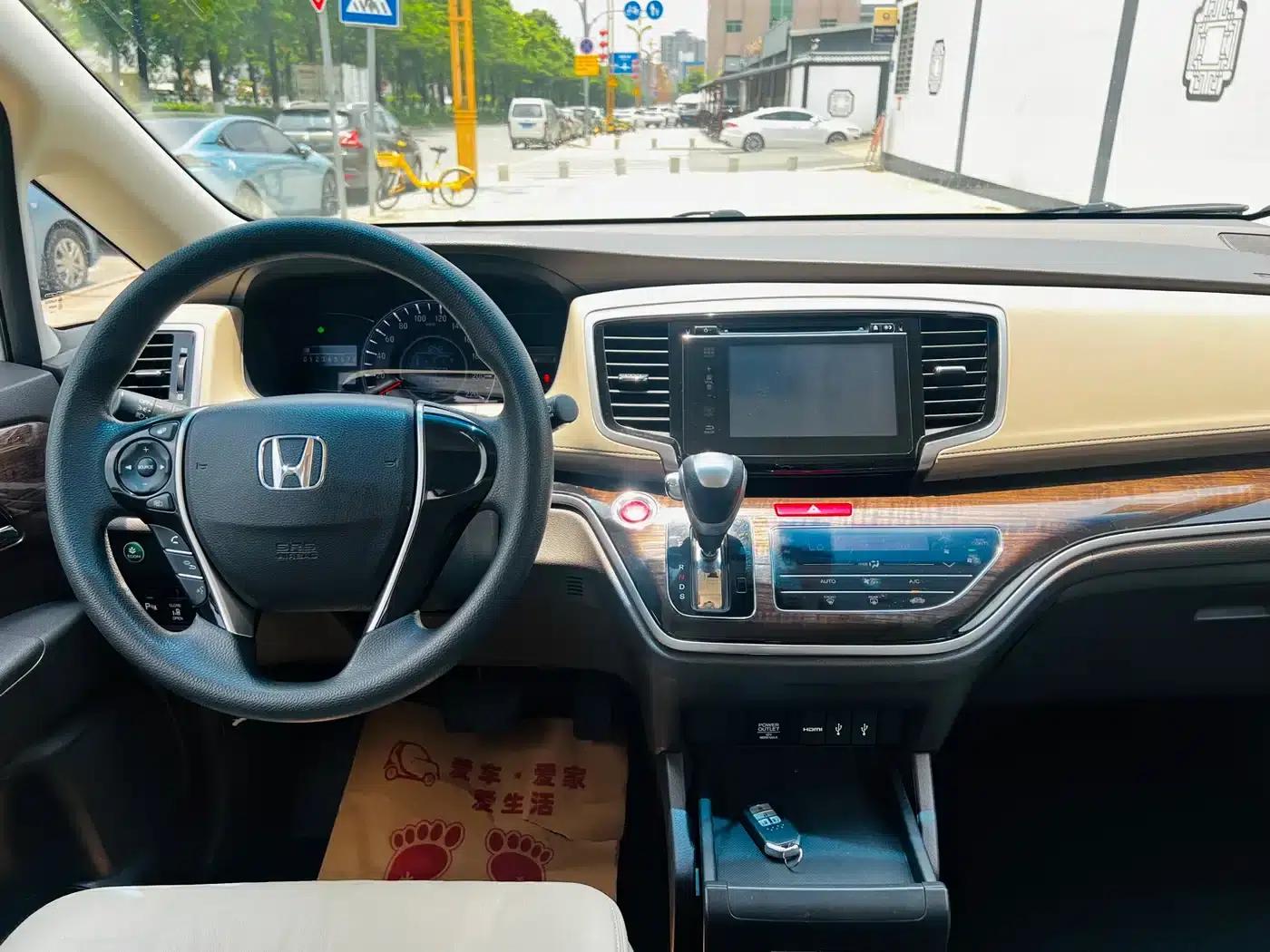 2017 Odyssey 2.4L Luxury Edition — миниатюра 11