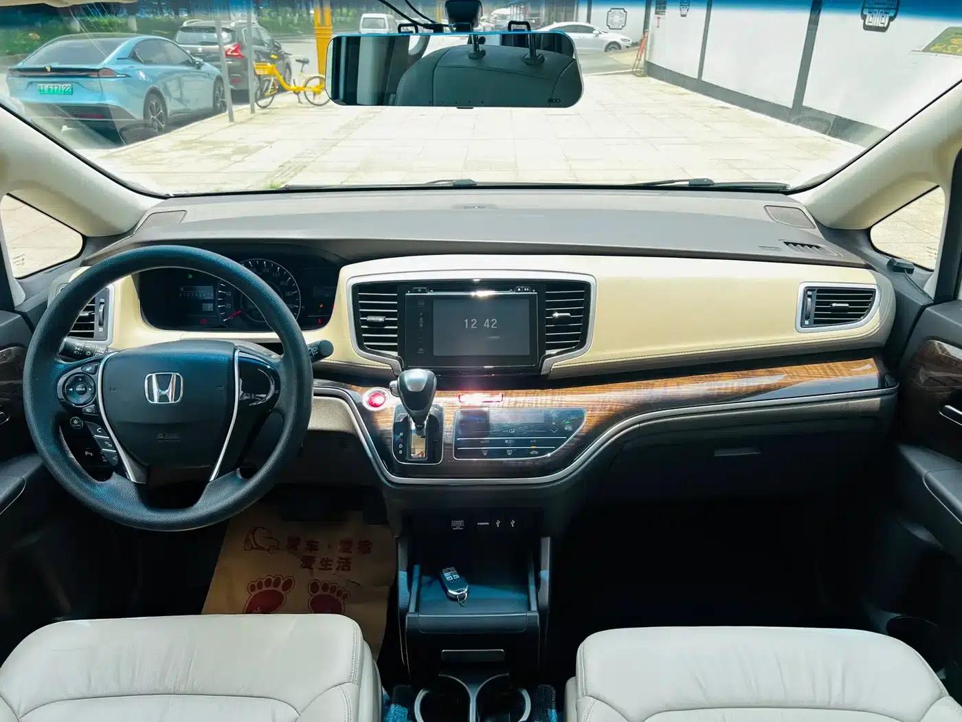 2017 Odyssey 2.4L Luxury Edition — миниатюра 12