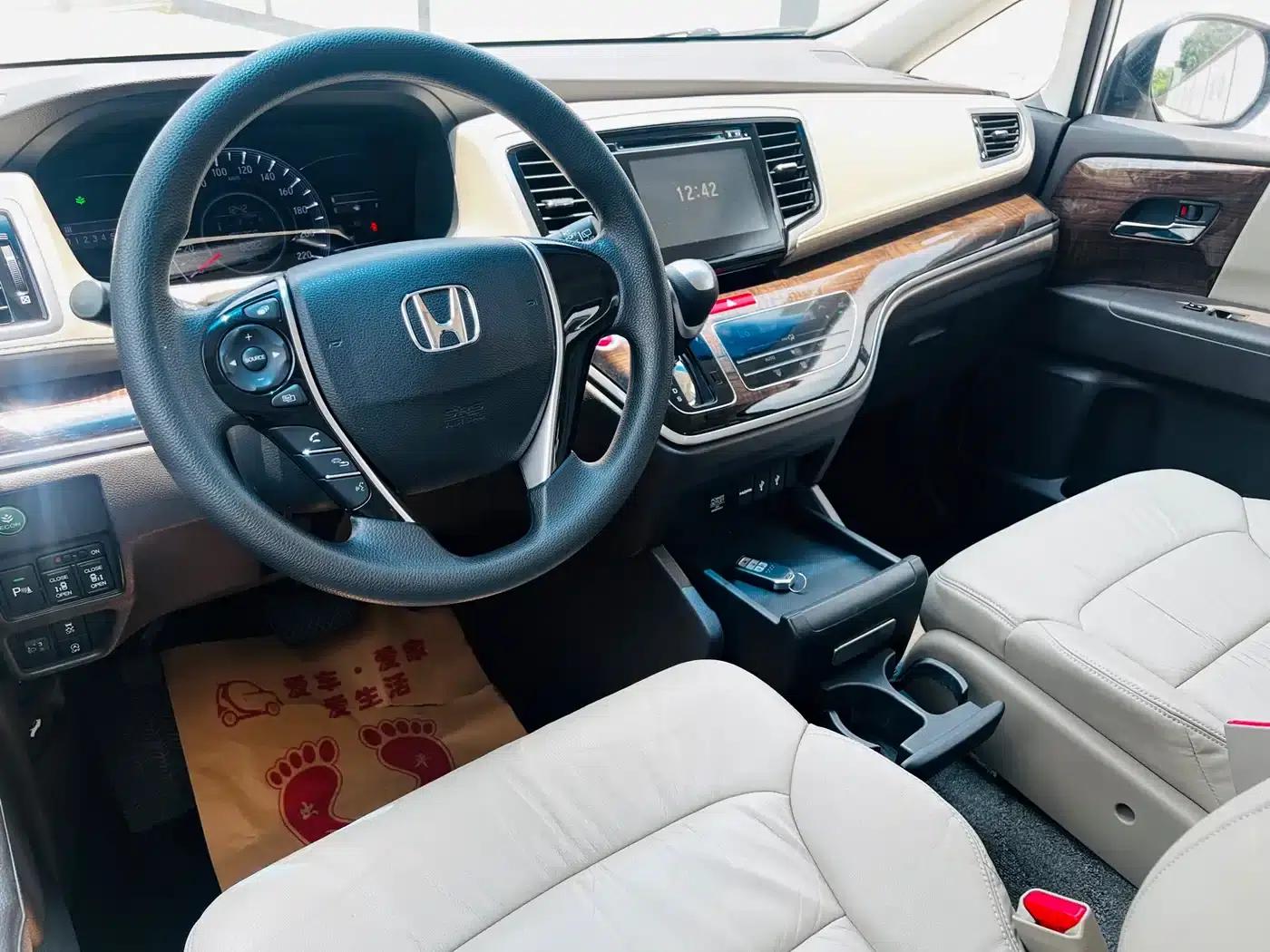 2017 Odyssey 2.4L Luxury Edition — миниатюра 13