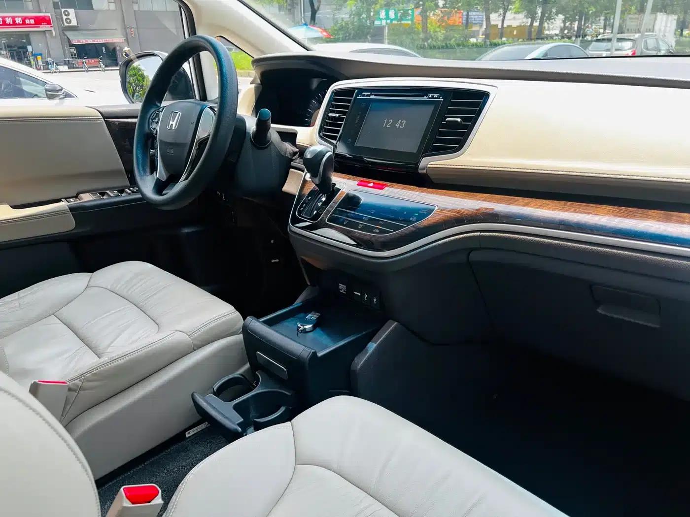 2017 Odyssey 2.4L Luxury Edition — миниатюра 14