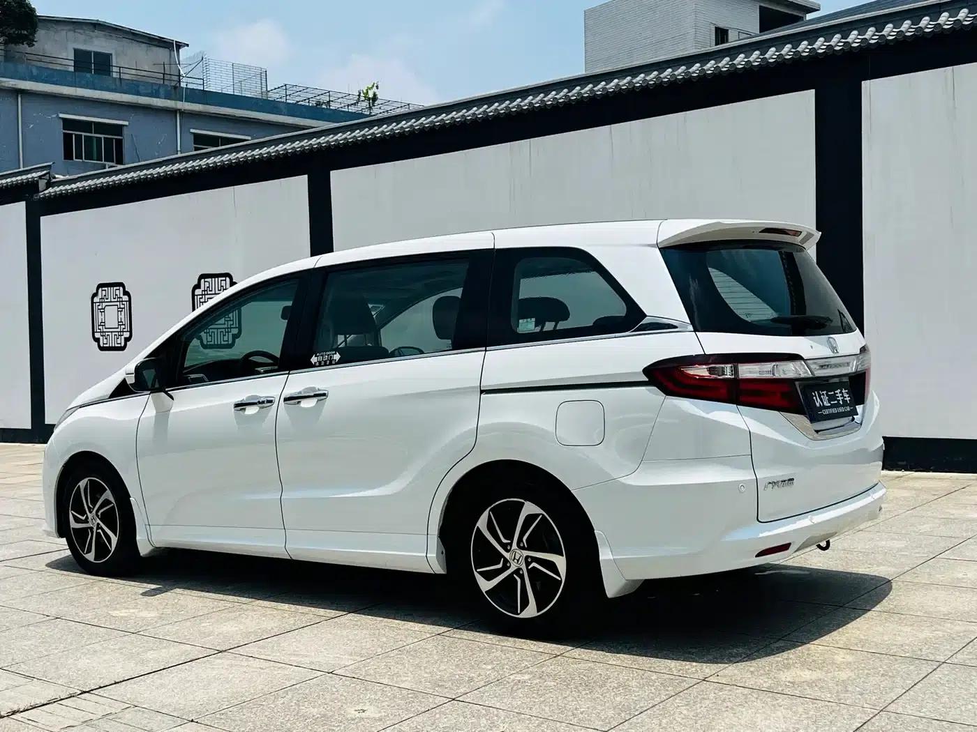 2017 Odyssey 2.4L Luxury Edition — миниатюра 6