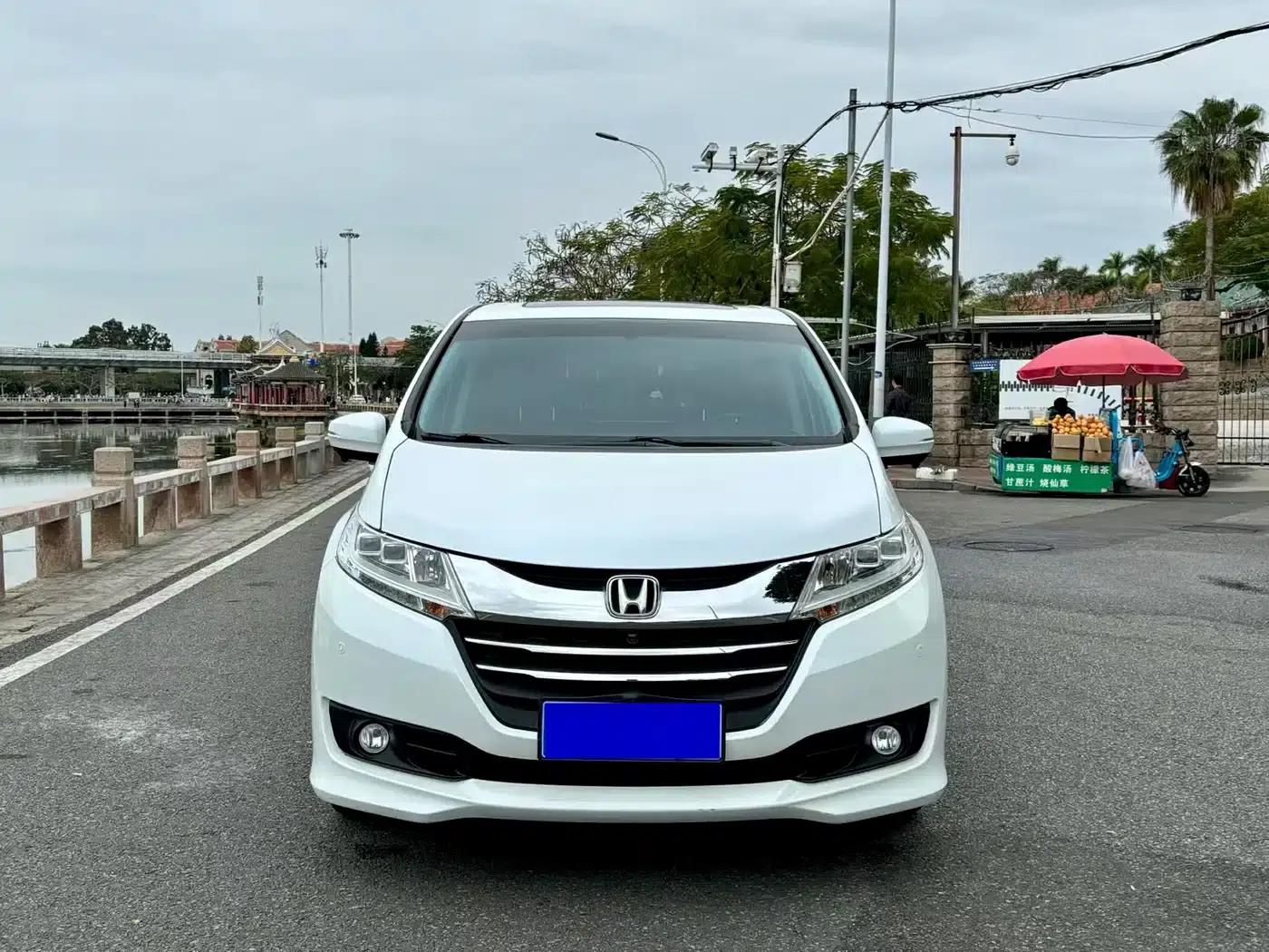 2015 Odyssey 2.4L Supreme Edition — миниатюра 2