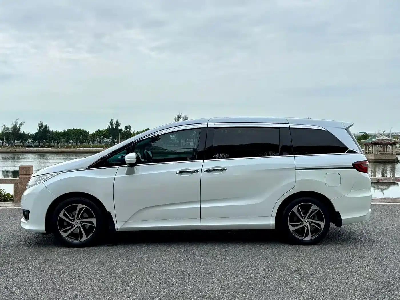 2015 Odyssey 2.4L Supreme Edition — миниатюра 8