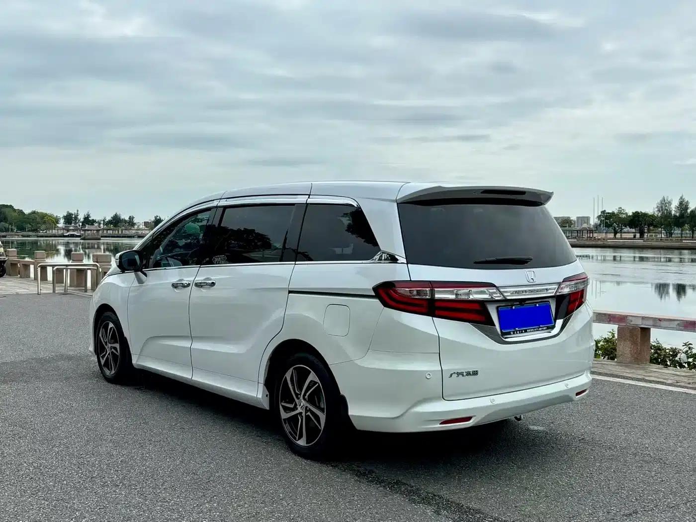 2015 Odyssey 2.4L Supreme Edition — миниатюра 9