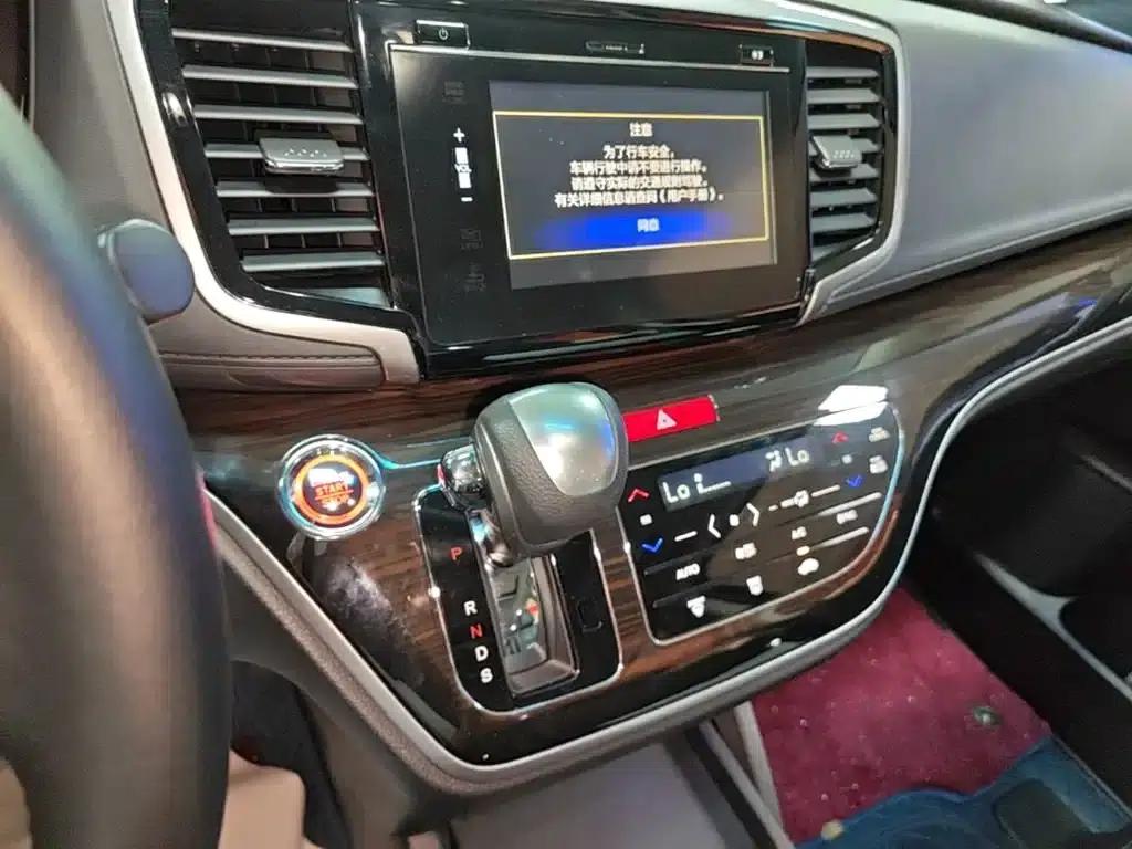 2018 Odyssey 2.4L Luxury Edition — миниатюра 13