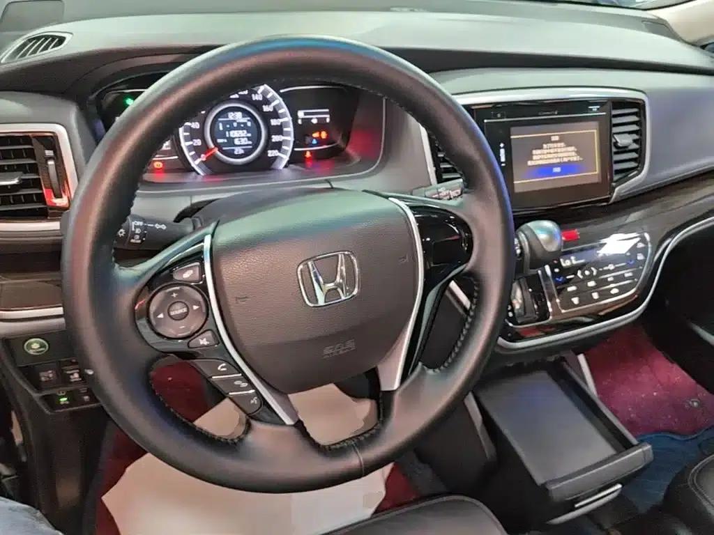 2018 Odyssey 2.4L Luxury Edition — миниатюра 10
