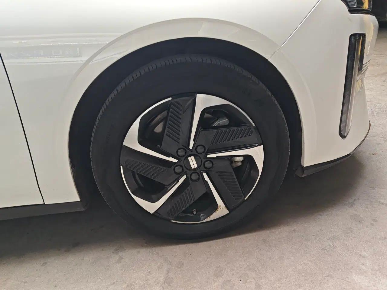 Geely Galaxy L6 2023 125km PLUS — миниатюра 8