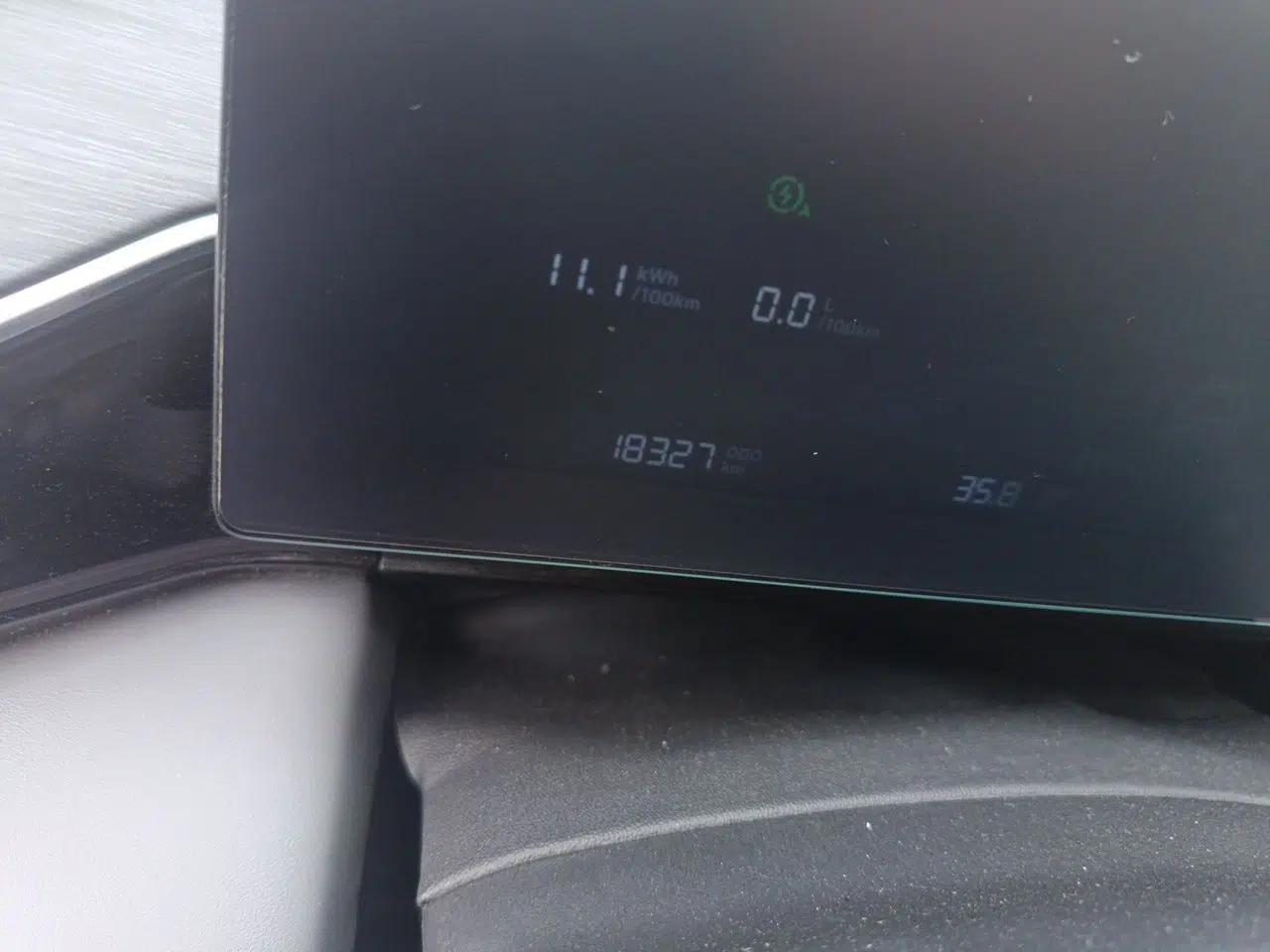 Geely Galaxy L6 2025 EM-i 140km Long-Range Version — миниатюра 12