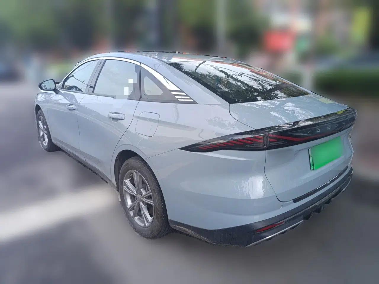 Geely Galaxy L6 2025 EM-i 140km Long-Range Version — миниатюра 4