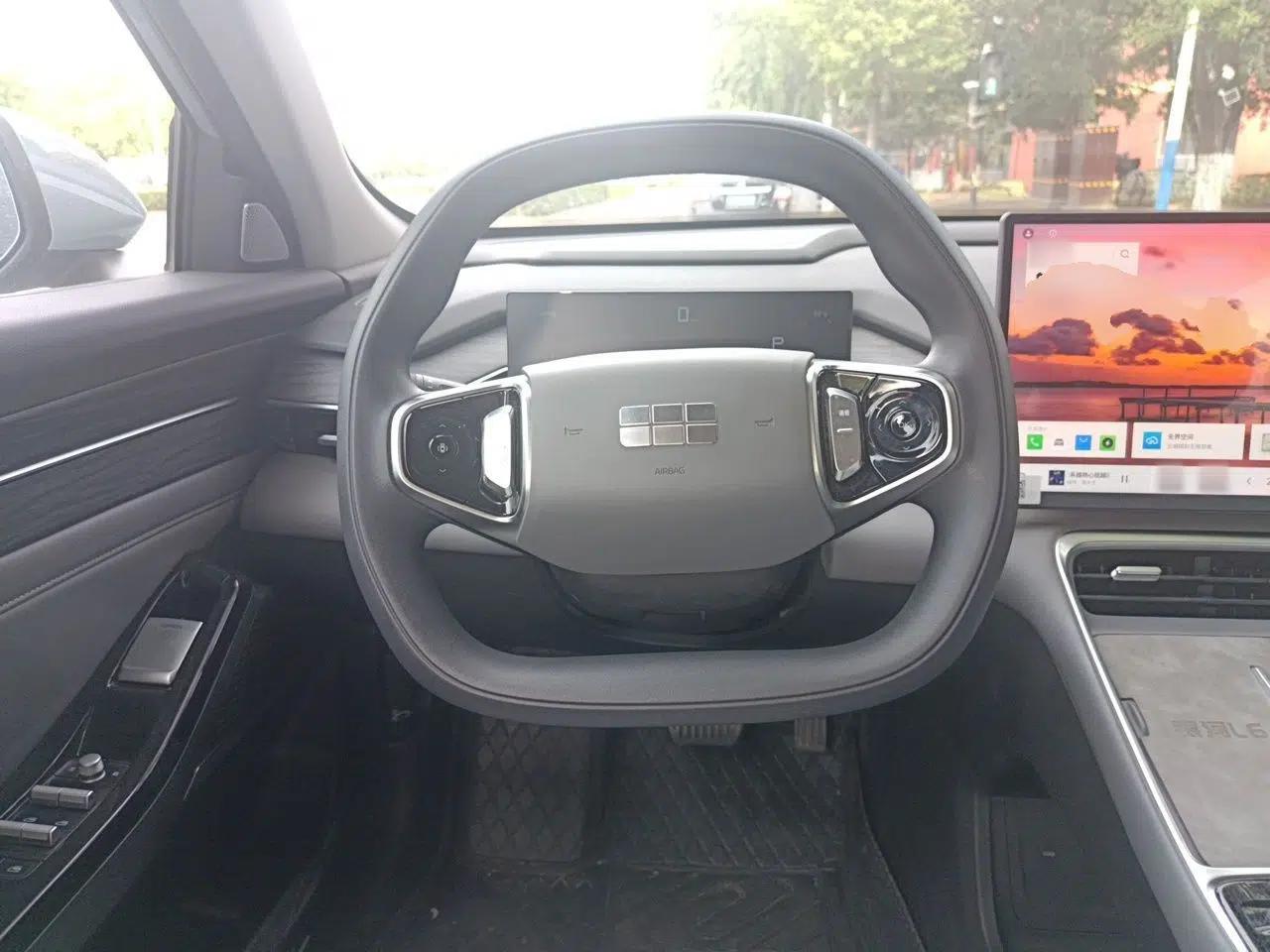 Geely Galaxy L6 2025 EM-i 140km Long-Range Version — миниатюра 10