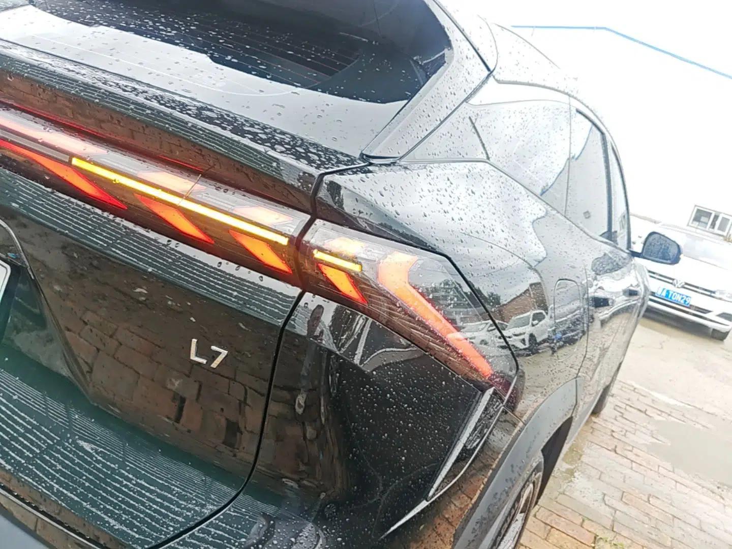 Geely Galaxy L7 2024 1.5T 115 km PLUS Dragon Edition — миниатюра 9