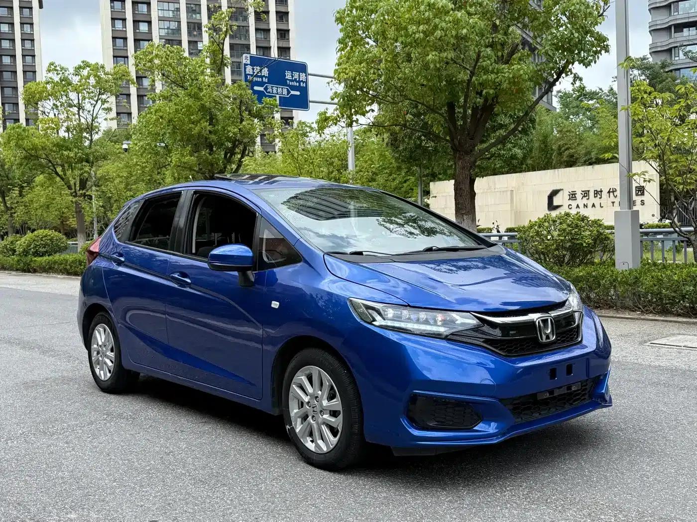 Honda Fit 2018 1.5L CVT Comfort Sunroof Edition — миниатюра 3