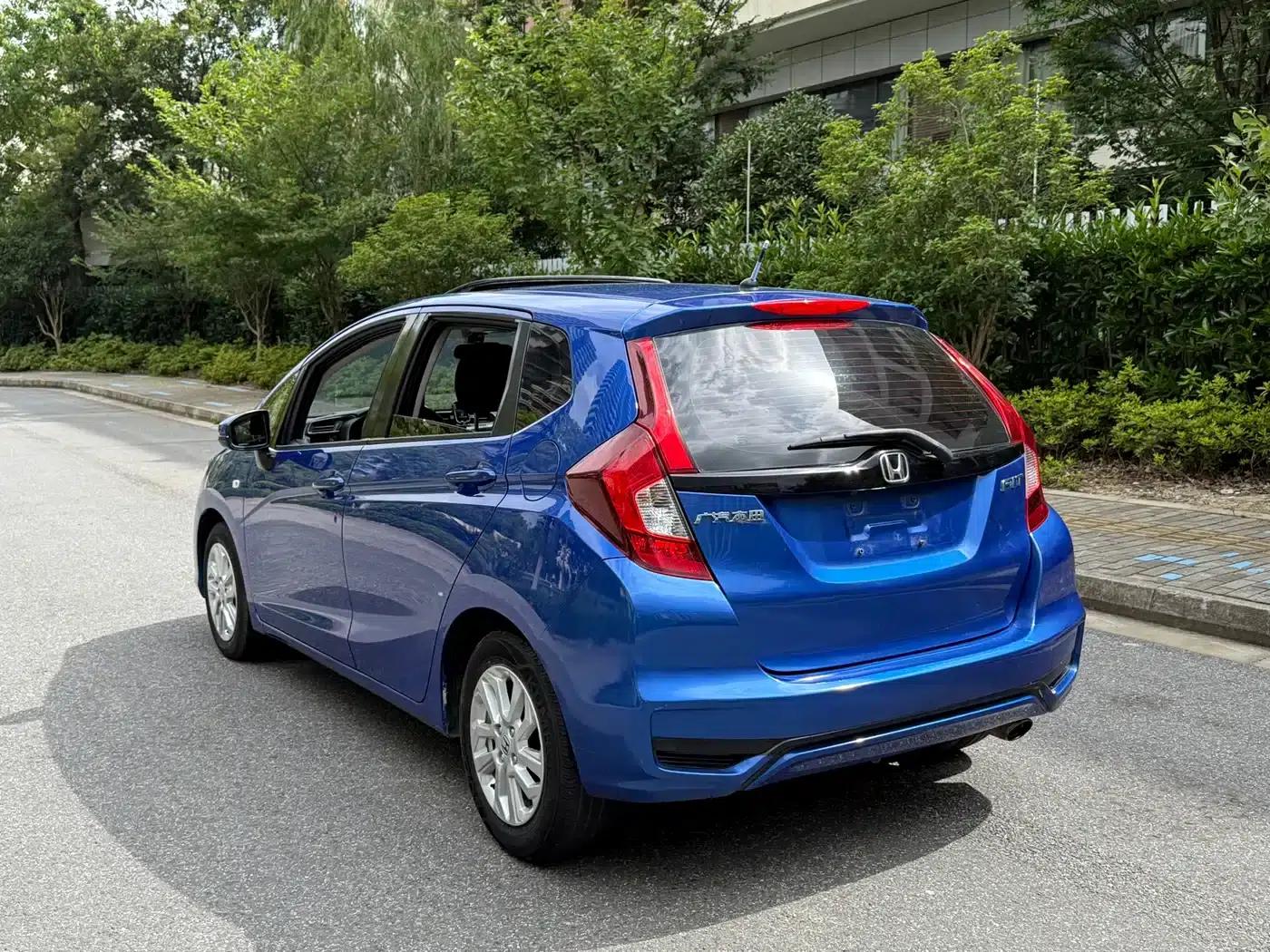 Honda Fit 2018 1.5L CVT Comfort Sunroof Edition — миниатюра 4