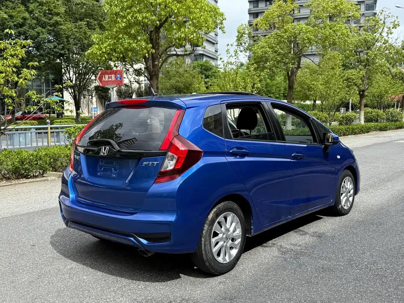 Honda Fit 2018 1.5L CVT Comfort Sunroof Edition — миниатюра 6