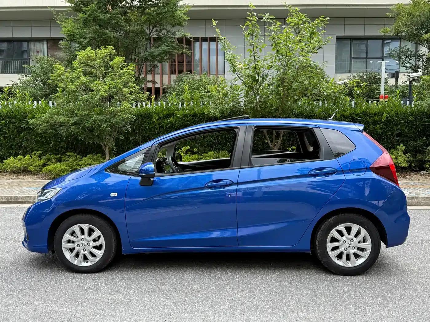 Honda Fit 2018 1.5L CVT Comfort Sunroof Edition — миниатюра 7