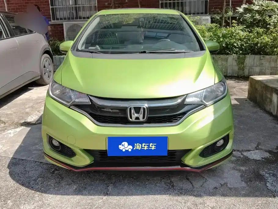 Honda Fit 2018 1.5L CVT Sport+ Edition — миниатюра 2