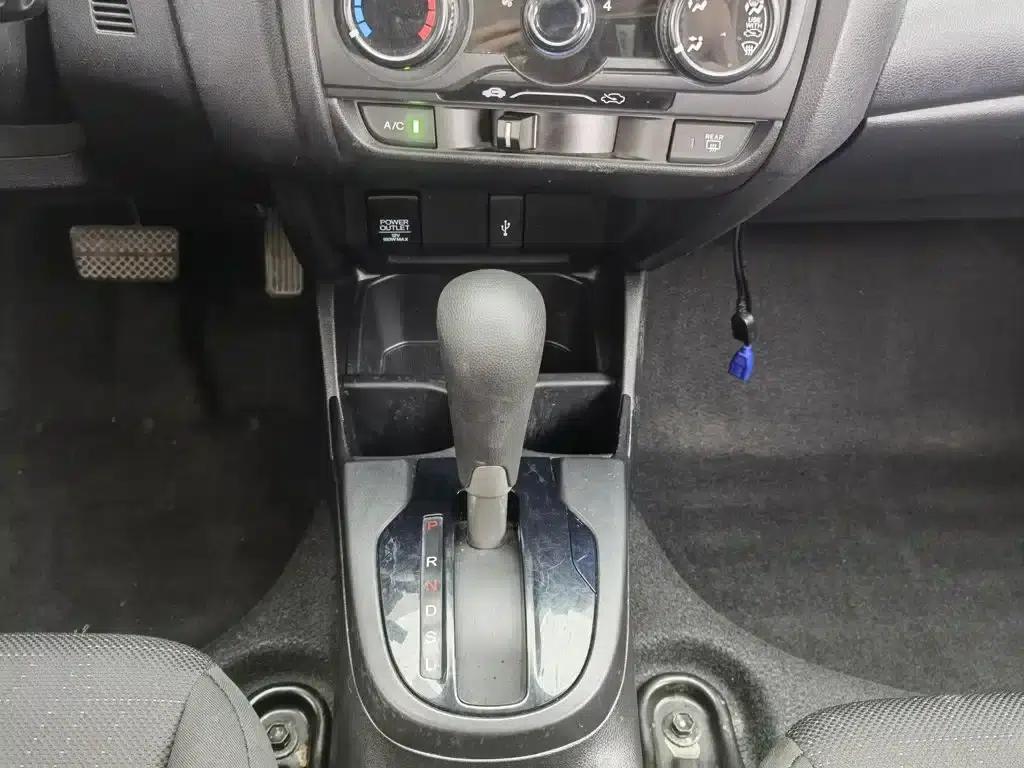 Honda Fit 2016 1.5L LX CVT Comfort — миниатюра 13